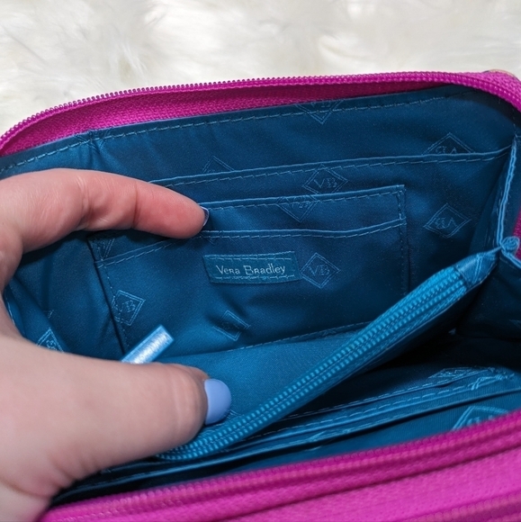 Vera‎ Bradley Iconic Rfid All-in-One Crossbody Quilted Wristlet in Superbloom - Picture 7 of 8